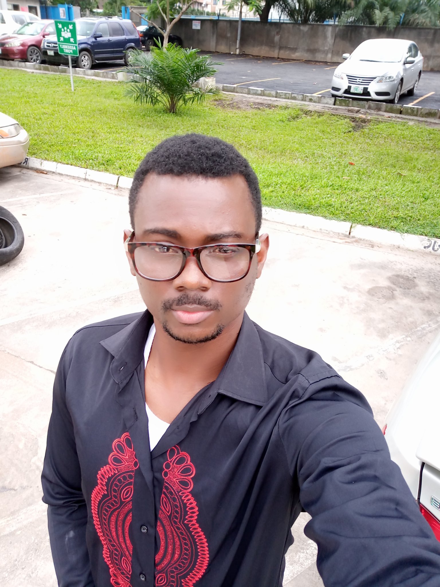 Karlzeez's profile picture. Engineering personnel