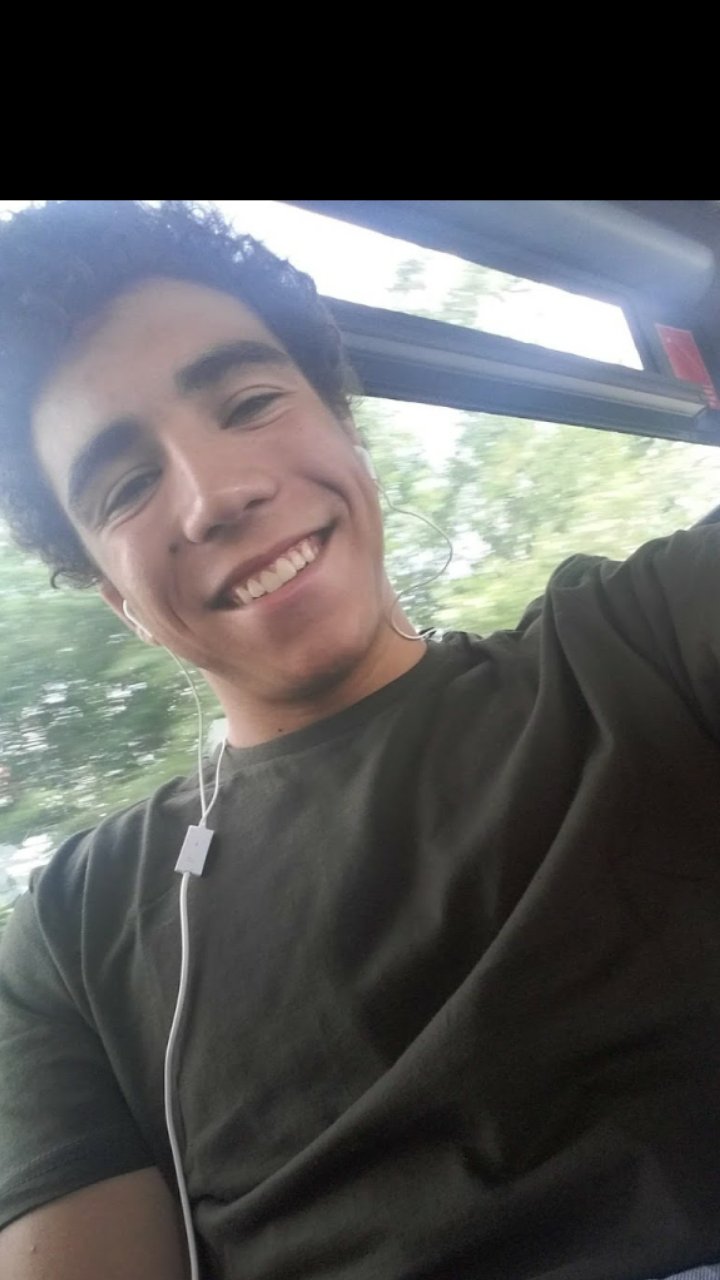 Chavalin de Madrid 🇪🇸
Estudiante de Administración
18 tacos a la espalda