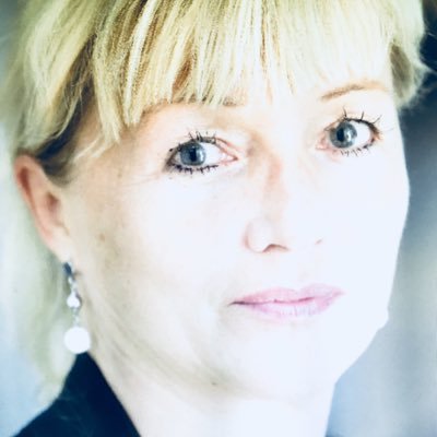 Passionnée par l’humain avant tout et ses grands défis RSE dans les organisations, les services, la transformation digitale et l’évolution du travail