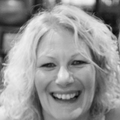 Book loving wife and mother. Head of UK Sales at Gardner's the UK's biggest and only Indy book wholesaler. Works to live!📚🍷🥂🍸
