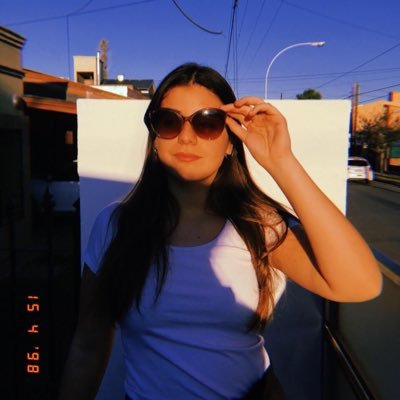 fffflorna's profile picture. política y música de los 80s alcanza y sobra