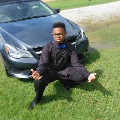 I'm a Boss I rap Im latino Black
Blue is my name dont mess with da boss yuu might get fired🖇🤞🏾