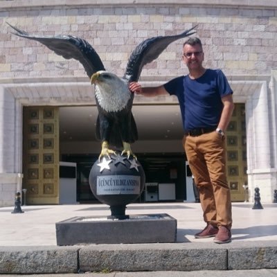 hakantoksoez's profile picture. BEŞİKTAŞ LILIK TARİFİ : Sevmek için “yürek” sürdürmek için “emek” gerek