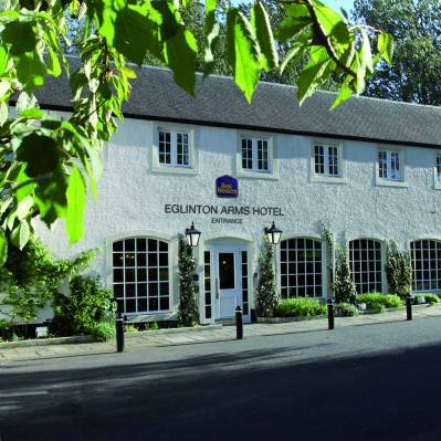 Set in the beautiful conservation village of Eaglesham, we are an award winning hotel with 34 elegant bedrooms, Bar/Grill, Earls Hall & stunning function suite.