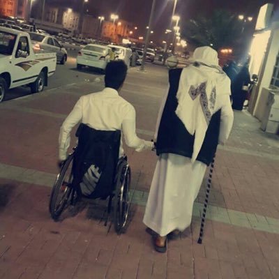 تعرضت لحادث أليم جعلني أُخلَق من جديد ، بروح أقوى ، فقدت المشي وعند الله كل خير . افعل الخير مهما استصغرته وكن من الصابرين💛