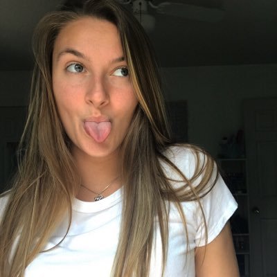 hattieeh_'s profile picture. please direct me to the nearest dog