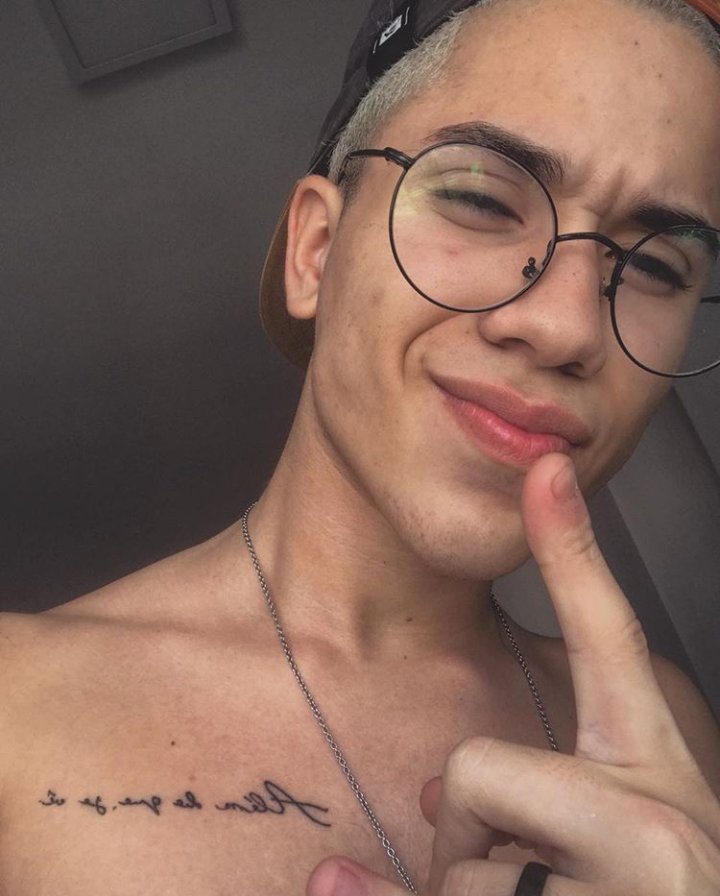021 RJ | 19y  🍁

Instagram: jhon_weslley4. 📲