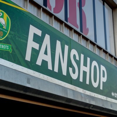 De Fanshop bevindt zich aan het Haags Kwartier 21 (achter het Haagse Heldenplein/Standbeeld van Aad Mansveld. Op de begane grond).