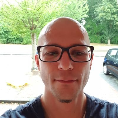 froncik's profile picture. 