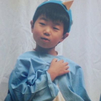 「いじめられている友だちを護れなかった」と次男、真矢(まさや)が自死。「困っている人を助ける、人の役に立ち優しくする、それだけを目標に生きてきました」という遺志を継ぐ。 【一般社団法人ここから未来】理事。
