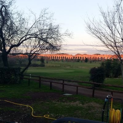 viagiusta's profile picture. 말과 행동이 다른 사람을 경멸합니다!!