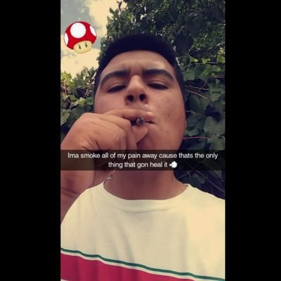 MHS|17|PUFFIN'💨
Getting high to deal with my problems💨