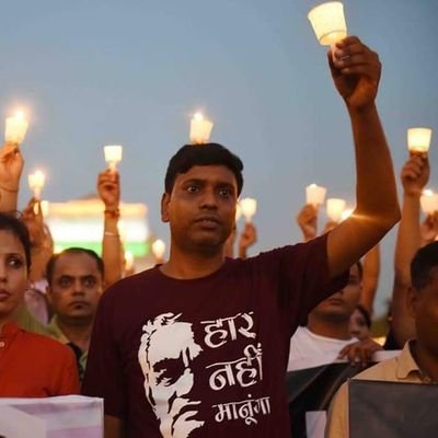 Fighter.. never give up .......
रहज़न ही मेरा रहबर मुनसिफ ही मेरा कातिल...
सह जाऊं तो क्यामत कह जाऊँ तो बगावत ...