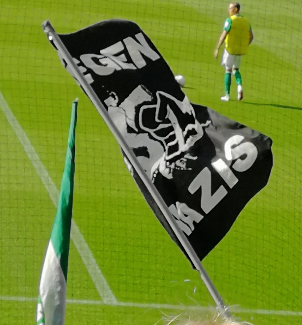 fibbero's profile picture. Grün-weiß. 💚 Ansonsten arbeiten. 📚🖍 Addicted to Fritzkola, mag 🚴🏼‍♂️ & Aktion ein Herz für Bienen 🐝 (Disclaimer Privatmeinung)