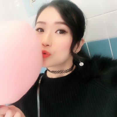 雪乃さん 演技派ハリネズミ 死んだふりがとっても上手なしおちゃん 普段はなかなか見ない ハリネズミのもふもふ部分を ご堪能ください 死んだふりが上手 ハリネズミ しおちゃん お転婆しおちゃん 丸まりたくない ハリネズミカフェ ちくちく