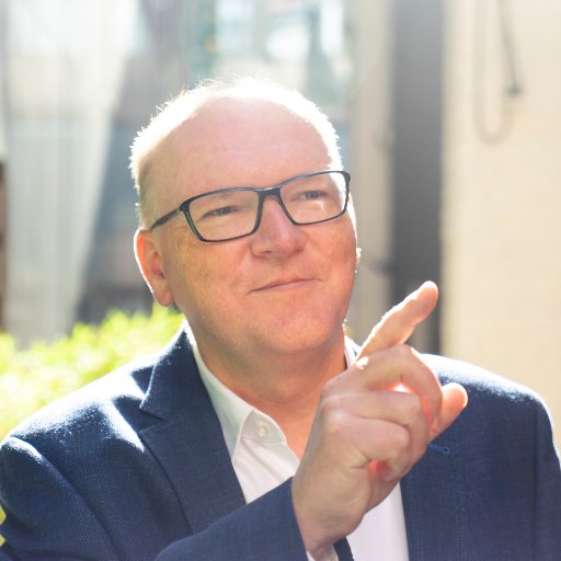Born in Oslo, lives in Fredrikstad. Works with innovation in insurance with a special interest in technology, sales and superior customer experience.