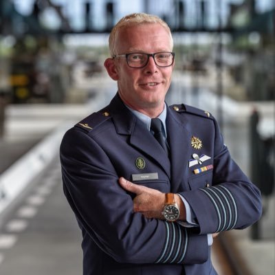 Twitterpagina van Directeur Bedrijfsvoering Faculteit Militaire Wetenschappen Nederlandse Defensie Academie. Twittert op persoonlijke titel.