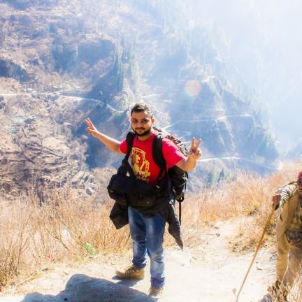 Doctor, Surgeon, 
Travel freak, Foodie, bhayajismile
(Baki sab moh maaya hai)