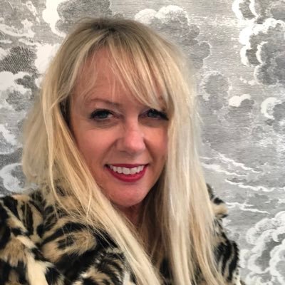 I am the style & fashion writer for Vanguard Seattle, an online arts & culture magazine, https://t.co/R17XOlhfvO. My blog is https://t.co/RCbAu8gfZm.