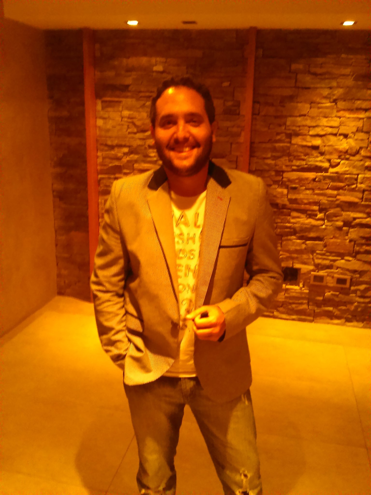 CristianSper's profile picture. Actuario en Economía. Mecánico gracias a mi viejo.
@vaquitatuitera desde el primer momento.
