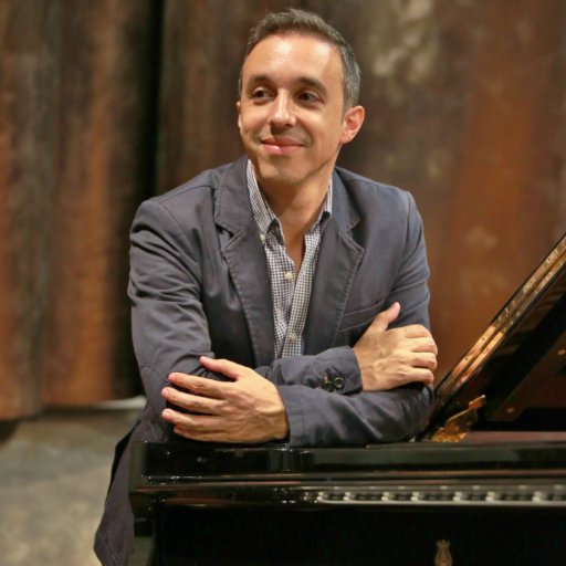 Pianista. Profesor del Conservatorio Profesional de Música de Las Palmas @CPMLPGC.