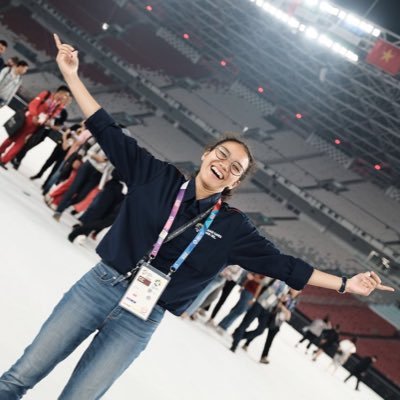 Putrijuniartii's profile picture. Moderation.