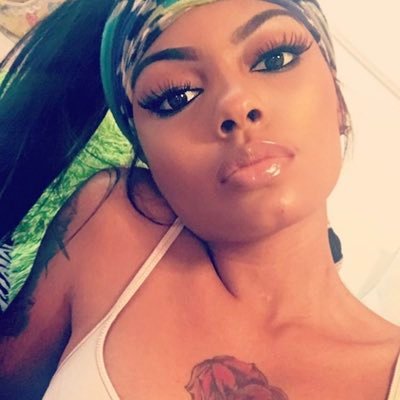 Let me show u my world DADDY 💦 DEALS DEALS DEALS $70 for everything $30 FaceTime call 30/45 mins $25 videos $15 pic $10 Snapchat follow back 💯