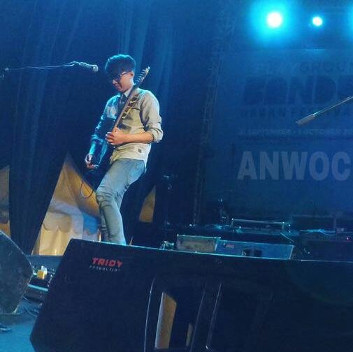 ricky_kibot's profile picture. Song writter |
music director |
play guitar & key @thepanic.official