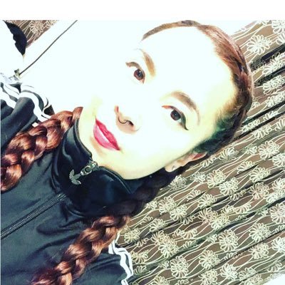 __Tan_'s profile picture. She's like a rainbow.