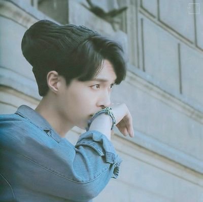 exol  よじゃ🚺 03line  レイペン 無言フォローOK
                   高校生になってからTwitterから遠のいてしまったねどEXOの沼からは遠のけない🤪