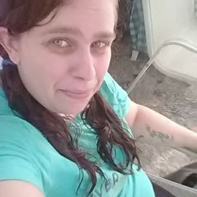 I'm Dana. I'm 31. I have one daughter. She's my world. I'm also a a single mom. I'm not sure where we'll end up but it's an interesting world.
