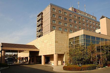 O_ROYAL_HOTEL's profile picture. 晴れの国「おかやま」、桃太郎伝説発祥の地「おかやま」、きび団子の「おかやま」、兵庫と広島の間、中四国の玄関口「岡山県・岡山市」で頑張っている「岡山ロイヤルホテル」です♪