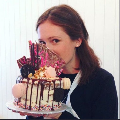 Medical copywriter and cake baker. Lover of science, grammar, coffee, art, food, cats and talking. #scicomm #sciart