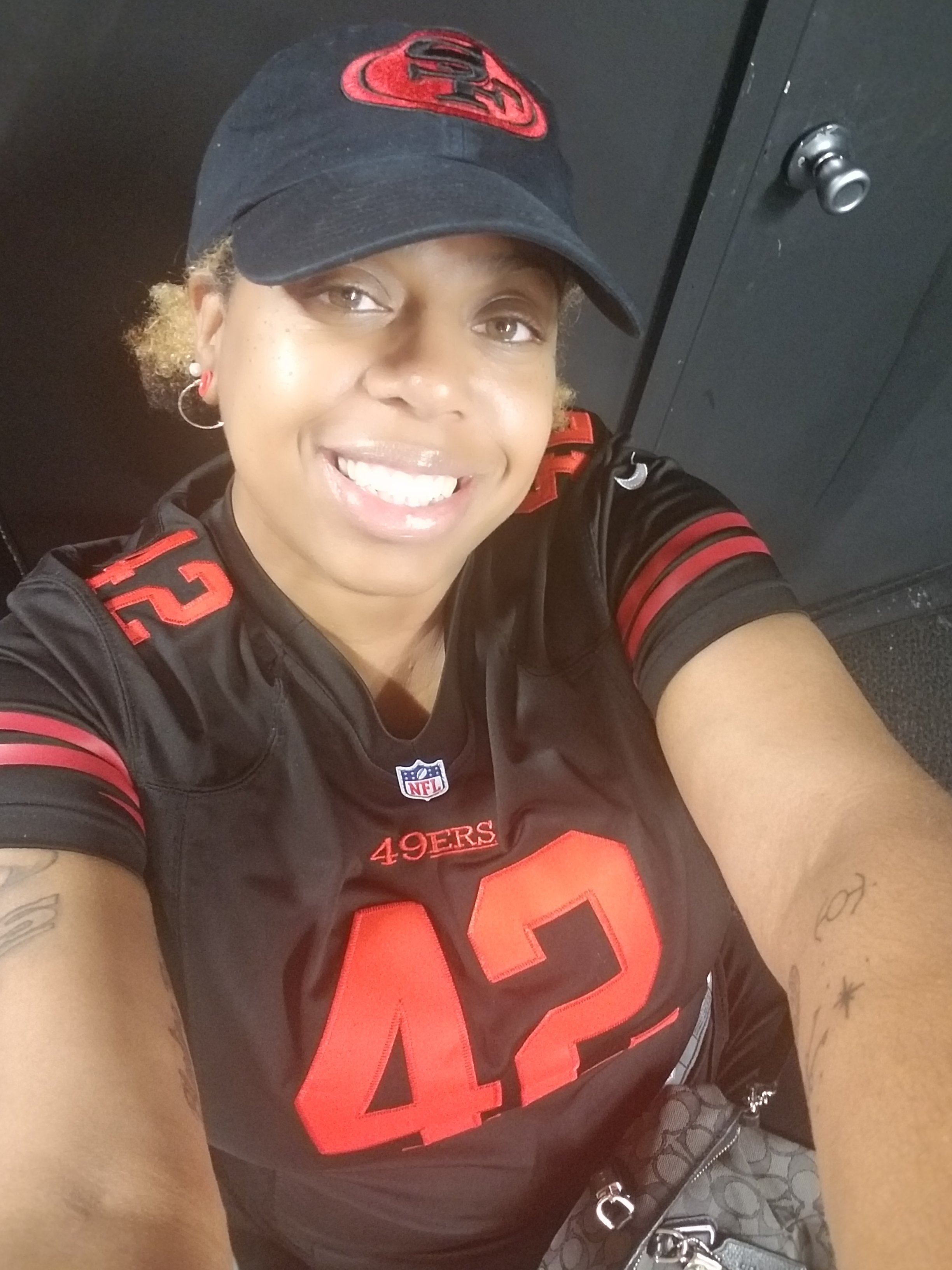 My squad: #MuzikkZone |My 2nd acct: @1TattedWeedHead| 3rd acct: @BanginHits | Sisters: @Sammi_Gemini @sweetsexy_39 @Princess3Rina| Boss: @MREESE06 |#Team49ers