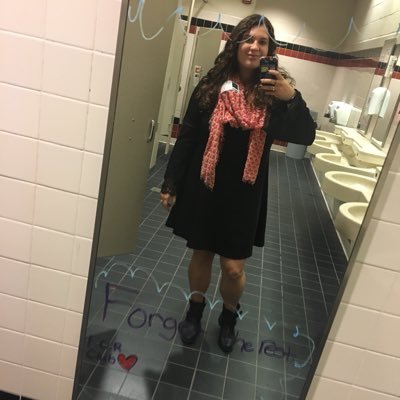 hlwhitmi's profile picture. 