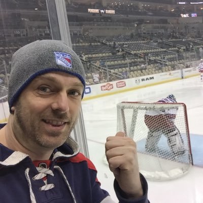 Personal account,tweet in het Engels over 🏒 🥅 en Dutch 🇳🇱 over de rest. Beware: tweets a lot about sports and in particular about ⚽️ and 🏒🥅@nyrangers #NYR