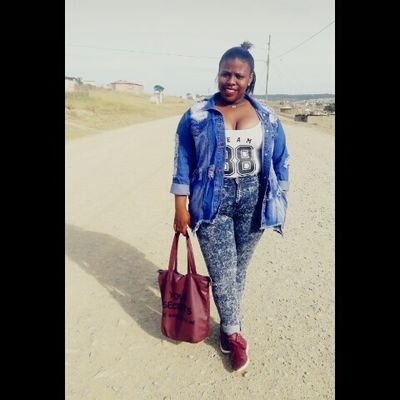 LMakambi's profile picture. goals so big , i get uncomfortable telling small minded people 😴⚡ .