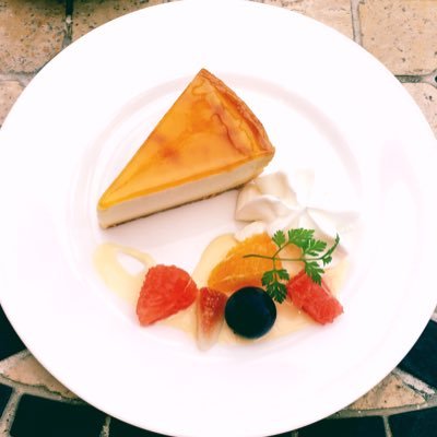 ugok_mnk's profile picture. 🦊花束シミュレーター制作💐コントラバス弾きます