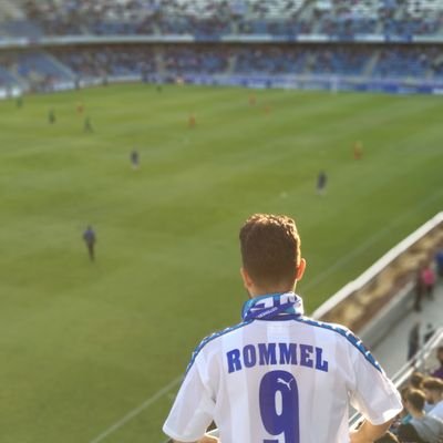 Ingeniería Civil🌉🚝⚓, fútbol y más. 
Yo vine aquí a aprender.