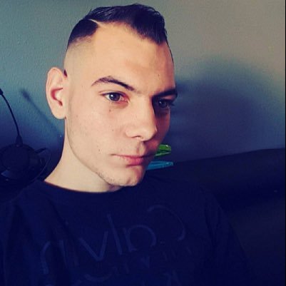 Bonjour à tous je suis un streameur débutant sur @twitch et je voudrait vous partager ma passion ma chaîne en dessous la description aller la follo merci 👇👇
