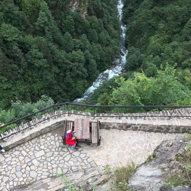 aacemiyolcu's profile picture. Omü Dkab 2013
Eş-anne
   Rabbim beni, birinin kalbinde ağrı olup da  sana şikayet edilen biri kılma...