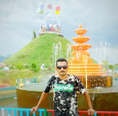 डरपोक हुन तिनीहरु, जो प्रेम गर्दैनन्😏😏
अरे हिम्मत चाहिन्छ यार बर्बाद हुन पनि💔😐