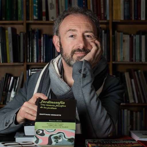 Escritor 🖥️ Filósofo
  @editorialturner« 📚
|º|Un libro és un jardín que se lleva en el bolsillo   |º|