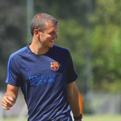 Graduado CAFE. Nivel Avanzado (UEFA A) - Curso Profesional EdP (RFEF). Entrenador de Porteros FCB.