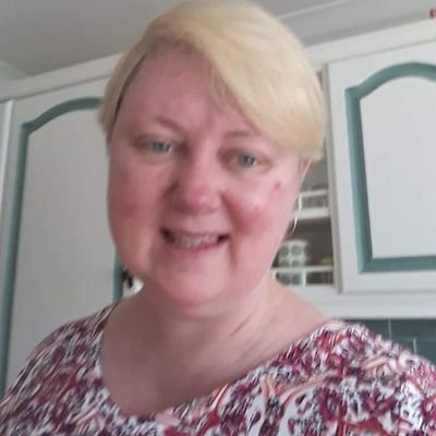 Devoted loving Mum of 4 lovely https://t.co/UY88prYvh1 of music,smule,theatre & cinema also love to sky dive or parachute am a romantic at a heart&still await m