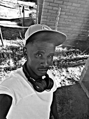 sfazo123's profile picture. Football/music/news