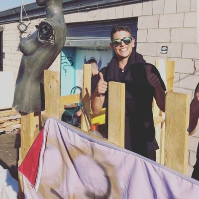 manusanfer12's profile picture. mejor con los de siempre, que con sus poses