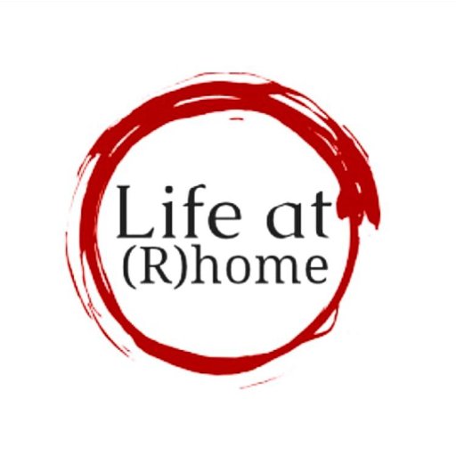 Life at Rome has been created by five students based in Rome who want to share their daily experiences in the Capital. Posting about events🎭 food🍝 places🌳