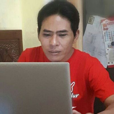 Full Stack Developer: PHP, Laravel, Codeigniter, Javascript, Node, Vue, react, angular. Working my way up one line of code at a time