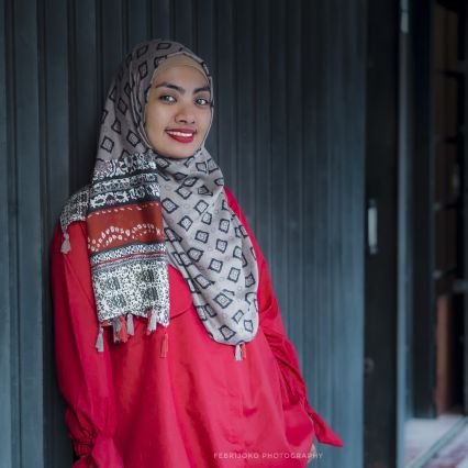 ondeymandey's profile picture. A 40 something ISFJ who love criminal series, bold color lipstick and sop kaki kambing.